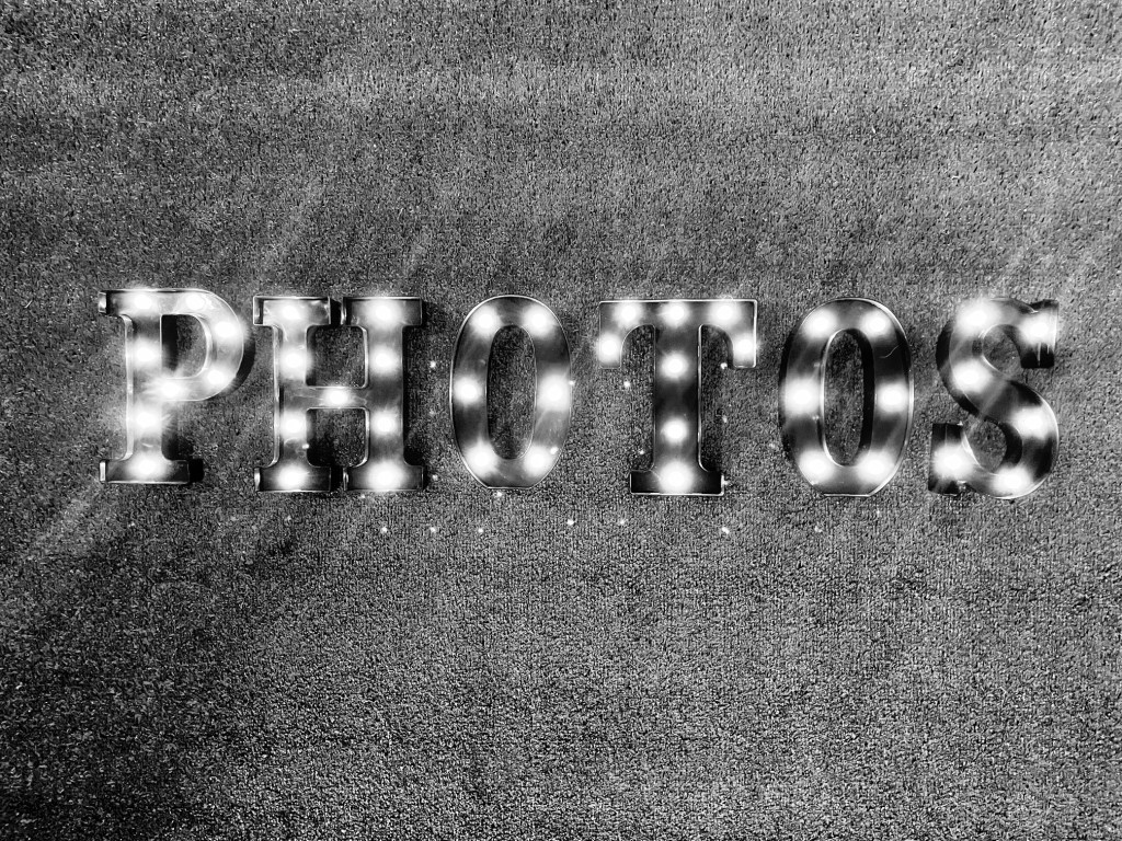 PHOTOS LIGHTS BW