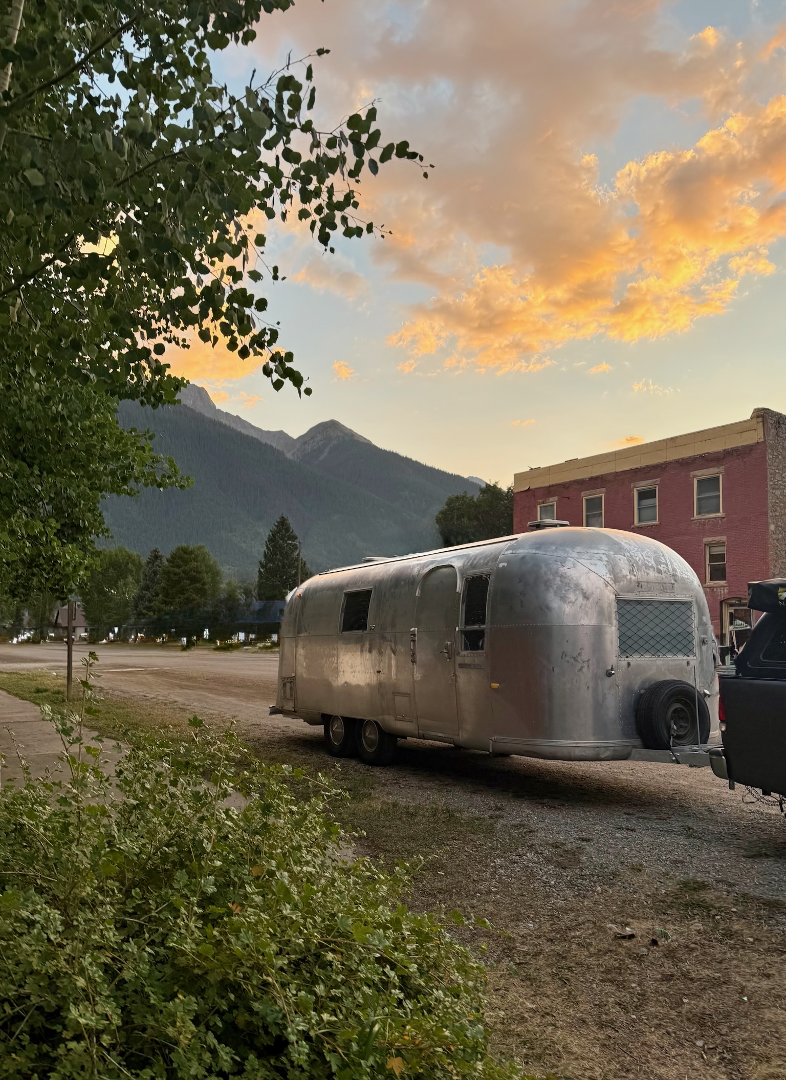 Bougie Airstream Silverton Sunset
