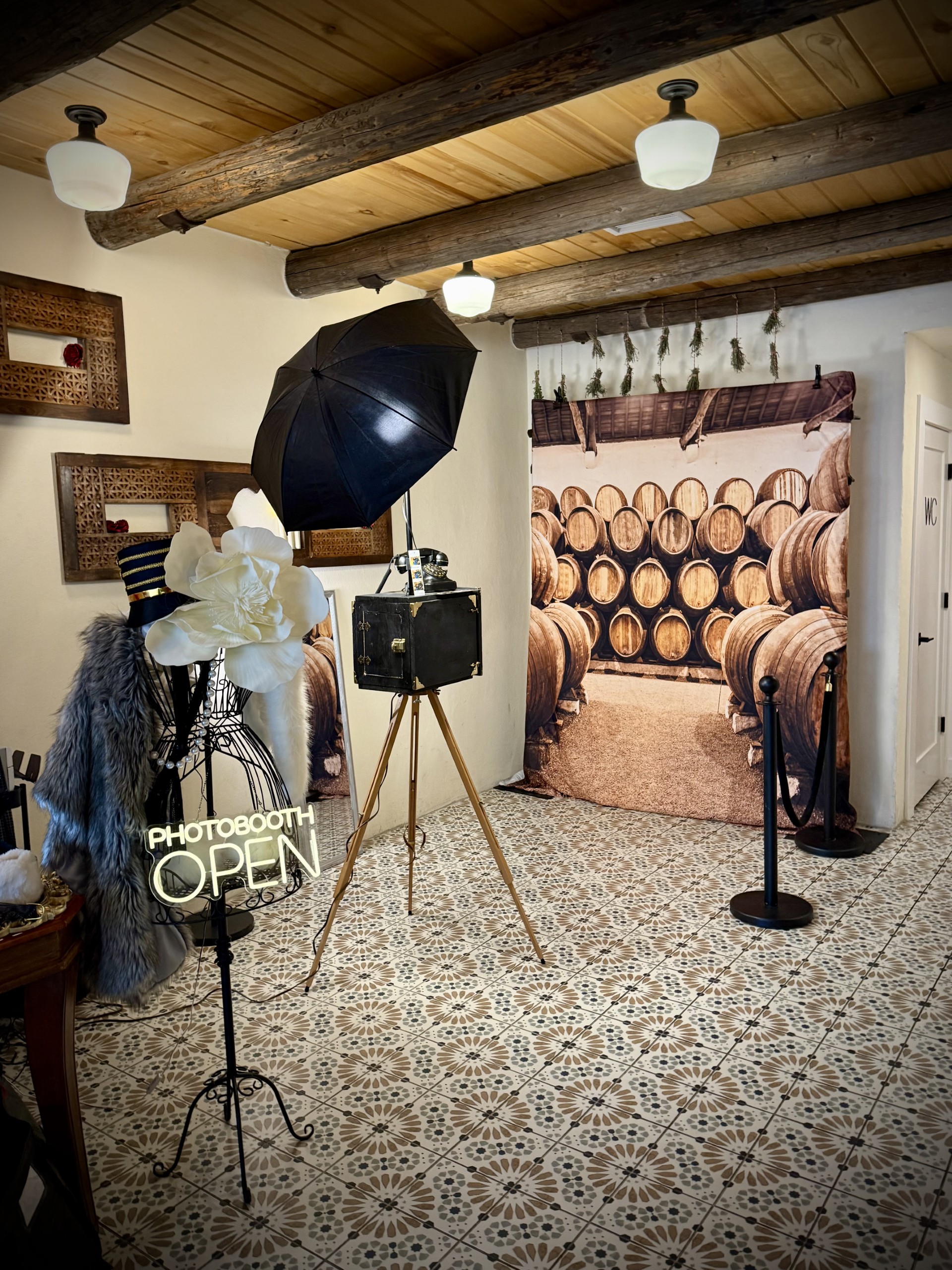 Photo Bougie Classic Open Air Bougie Photo Booth Set Up at event